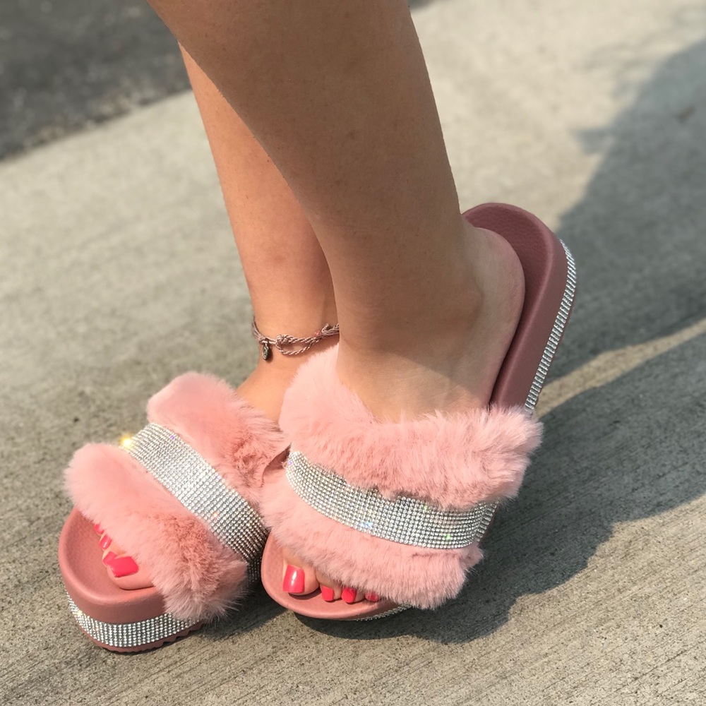 π₯π Rhinestone Furry Slippers ππ₯ - Picture 2 of 5